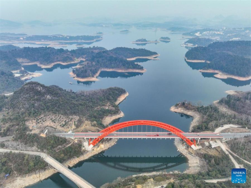 Εξερευν?ντα? το μουσε?ο παγκ?σμιων γεφυρ?ν στη ΝΔ Κ?να