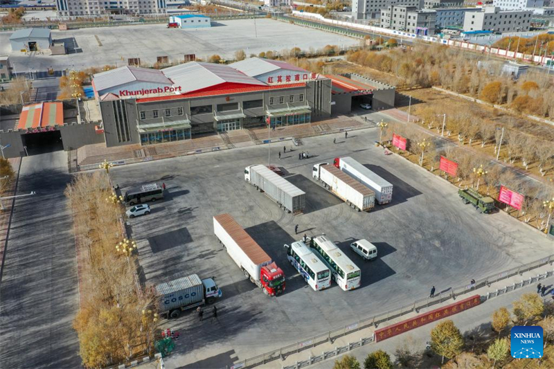 Το Κασγκ?ρ του Σιντζι?νγκ γνωρ?ζει ταχε?α αν?πτυξη ω? π?λη ανο?γματο?