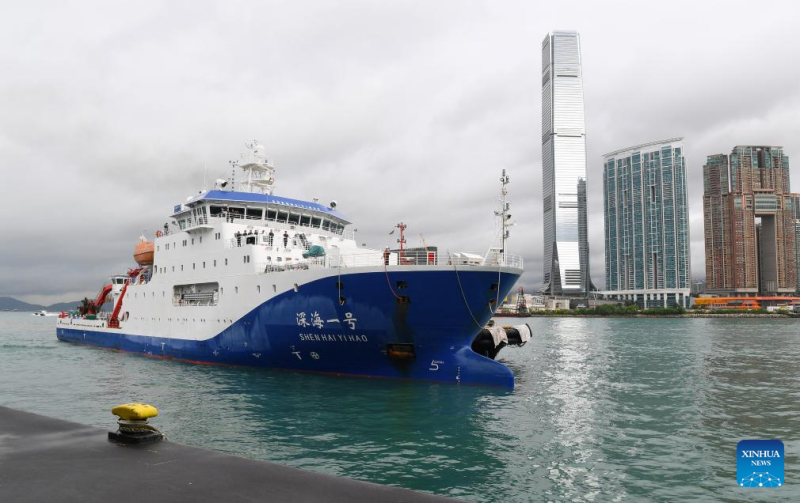 Το βαθυσκ?φο? Jiaolong?τη? Κ?να? πραγματοπο?ησε την πρ?τη του ιστορικ? επ?σκεψη στο Χονγκ Κονγκ