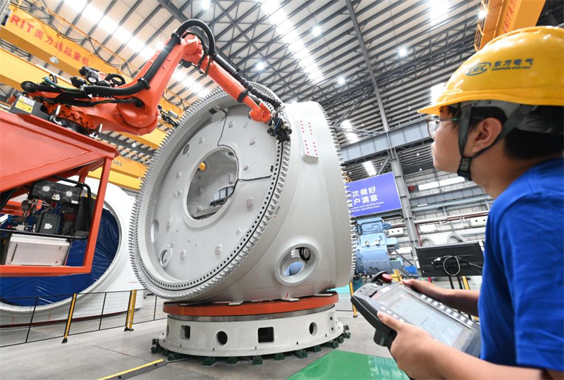 Η υπερ?κτια ανεμογενν?τρια 26 μεγαβ?τ βγα?νει απ? τη γραμμ? παραγωγ?? στην επαρχ?α Φουτζι?ν