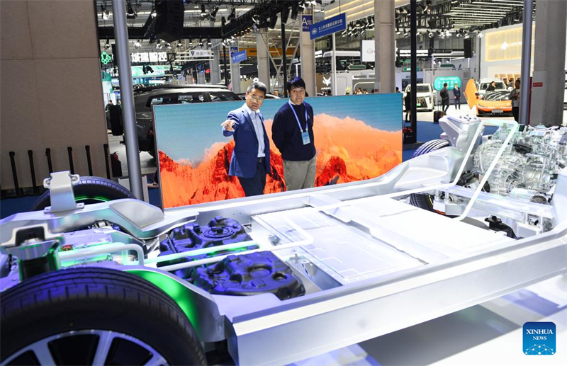 Συν?δριο ?ξυπνα συνδεδεμ?νων οχημ?των για το 2024 στο Πεκ?νο