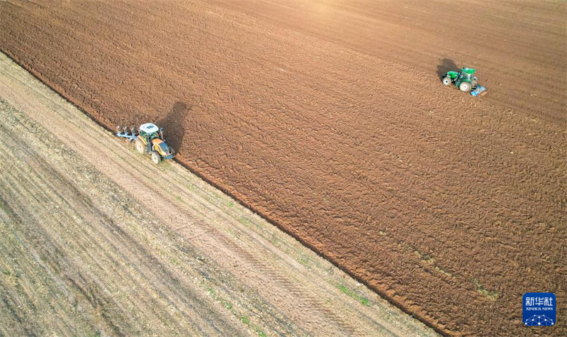 Η φθινοπωριν? φ?τευση, τη συγκομιδ? και δι?φορε? εργασ?ε? διαχε?ριση? αγρο?