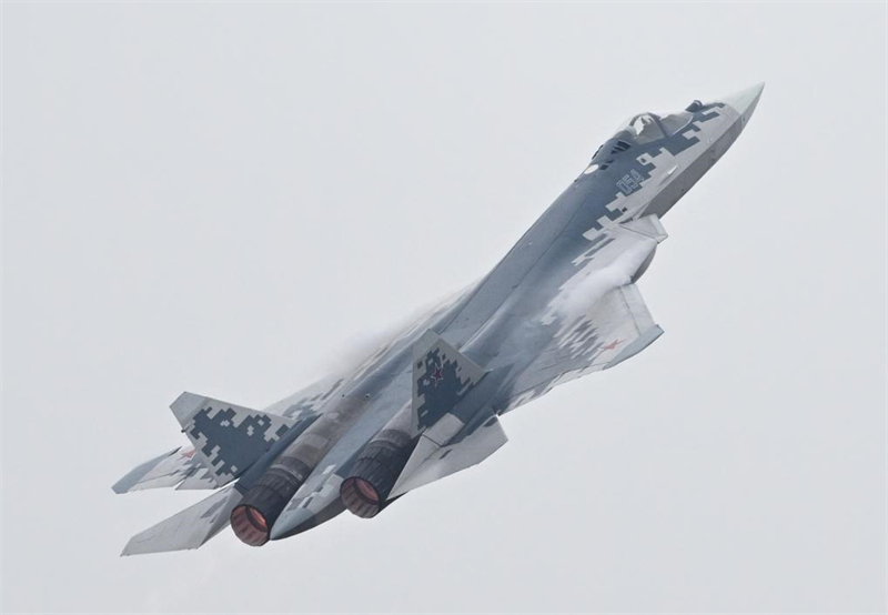 Εκπαιδευτικ?? ασκ?σει? προσομο?ωση? για το επικε?μενο Airshow China στην π?λη Ζουχ?ι