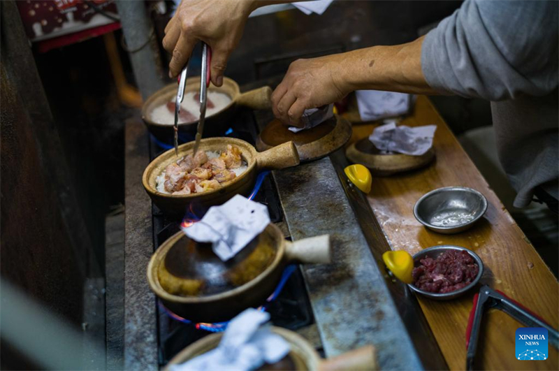 [Φωτορεπορτ?ζ] Λαχταριστ? street-food απ? στι? γειτονι?? του Μακ?ο