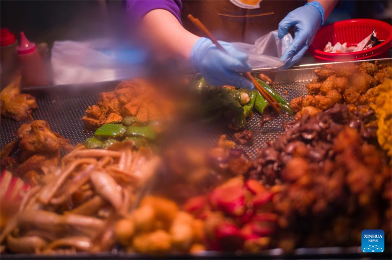 [Φωτορεπορτ?ζ] Λαχταριστ? street-food απ? στι? γειτονι?? του Μακ?ο