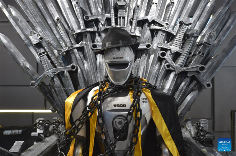 Μια ματι? στα ανθρωποειδ? ρομπ?τ στην π?λη Σεντζ?ν